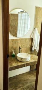 Un baño de Sunshine Sanctuary Boutique Jungle Lodge