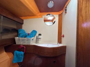 a bathroom with a sink and a mirror at PataPalo in Arrecife