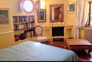 The library in Az apartmant