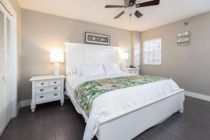 Postel nebo postele na pokoji v ubytování Luxurious 2BR 2BA Ocean Pointe Condo Tavernier Fl