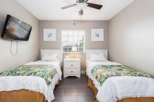 Postel nebo postele na pokoji v ubytování Luxurious 2BR 2BA Ocean Pointe Condo Tavernier Fl