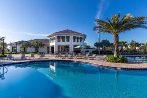 Bazén v ubytování 5 Bedrooms 4 Bathrooms Storey Lake 3149 Pp nebo v jeho okolí