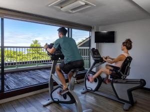 Das Fitnesscenter und/oder die Fitnesseinrichtungen in der Unterkunft Le Tahiti by Pearl Resorts