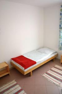 Łóżko lub łóżka w pokoju w obiekcie Chatová osada Kotva Prístav