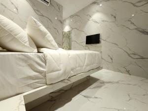 TV a/nebo společenská místnost v ubytování Landcorp hotels