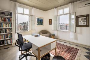 Old Jaffa Artistic Retreat by Sea N' Rent