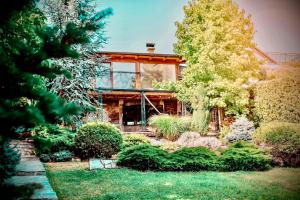 Zahrada ubytování Private home with pool & beach, Vacation Near Center, Yard, BBQ, Mountain View, Free Parking