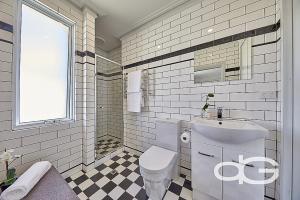 Ένα μπάνιο στο Federal Apartments South Fremantle +7 φωτογραφίες