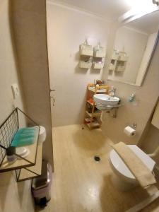 Ένα μπάνιο στο Evie's apartment +22 φωτογραφίες