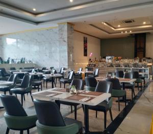 Restaurace v ubytování Grand Kangen Hotel Urip Sumoharjo