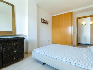 Fotografia z galérie ubytovania Apartamento luminoso con piscina comunitaria, cerca de la playa y centro de Santa Margarita, Roses - ES-228-119 v destinácii Roses