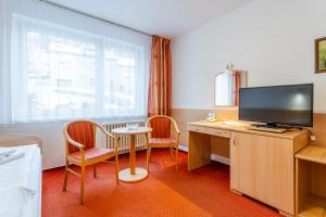 Sjónvarps- og/eða afþreyingartæki á Complex Curie
