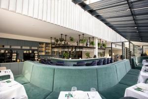 LMS - La Maison Suisse - Döttingen餐厅或其他用餐的地方