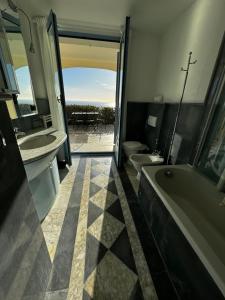 Koupelna v ubytování P3 Monaco vue mer