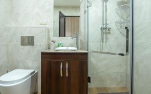 Koupelna v ubytování Apart-hotel on Buzand 17 + 102 fotografií