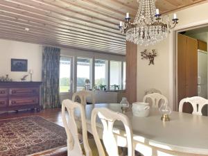 Foto dalla galleria di Country house with sea view near Hovs Hallar a Båstad