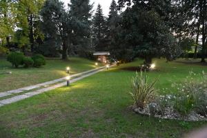 A garden outside Wonderful Villa Between Como And Milano