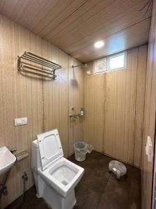 Et bad på Hotel Divine Ayodhya- A Unit of Chinar Services