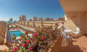 Bazén v ubytování Hotel RH Casablanca Suites nebo v jeho okolí