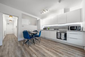Kuchyň nebo kuchyňský kout v ubytování The Hertfordshire Hideaway - Entire apartment - Free Parking - 2 bedroom 2 bathroom - 20minutes into London + 14 fotografií