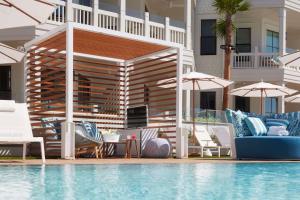 Shore House at The Del, LXR Hotels & Resorts内部或周边的泳池