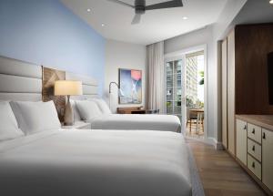 Shore House at The Del, LXR Hotels & Resorts客房内的一张或多张床位