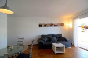 Posedenie v ubytovaní Mar Blau II - Apartamento