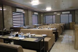 Restaurant o un lloc per menjar a Clarks Collection Somnath