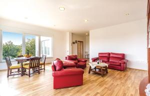 Χώρος καθιστικού στο Beautiful Home In Liznjan With Kitchen