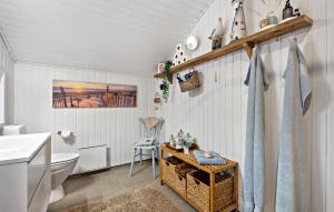 Fotografie z fotogalerie ubytování Gorgeous Home In Blåvand With Wifi v destinaci Blåvand