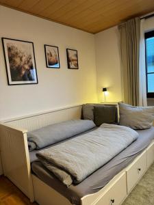 Ліжко або ліжка в номері XXL Ferienwohnung - Terrasse - Haustiere willkommen - Top Ausstattung - bis 8 Personen