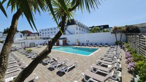 Kolam renang di atau dekat dengan Norfolk Hotel