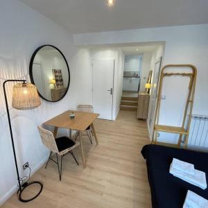 Fotografie z fotogalerie ubytování Grand studio 1 avec lave-linge v destinaci Lorient