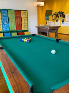 Biliár nebo kulečník v ubytování Sheraton Colonia Golf & Spa Resort