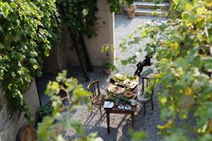 A garden outside b&b cascina la cinciallegra