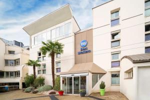 ヴォワロンにあるBest Western Voiron Centreのホテル外観