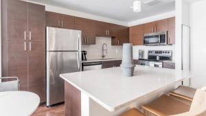 Kuhinja oz. manjša kuhinja v nastanitvi Landing Modern Apartment with Amazing Amenities (ID8003X42)