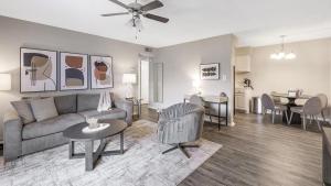 Gallery image of Landing Modern Apartment with Amazing Amenities (ID8638X74) in St Petersburg
