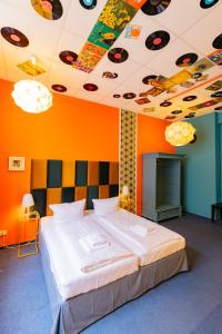 Postelja oz. postelje v sobi nastanitve LaLeLu Hostel Dresden