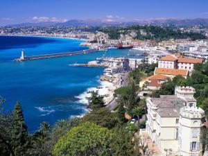 vistas a la ciudad de Sorrento y al océano en Downtown, en Niza