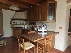 Köök või kööginurk majutusasutuses Rustico Toscano sopra Firenze