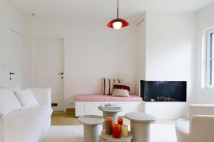 科克賽德－巴德的住宿－Villa Westland，带沙发和电视的客厅