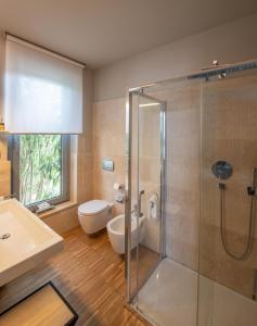 Koupelna v ubytování ALKIMIA boutique hotel + 37 fotografií