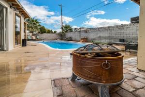 Las Vegas Retreat - 5 Mins From The Strip Home