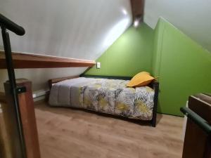 Postel nebo postele na pokoji v ubytování Gite des Terres Noires (nouveau logement) + 15 fotografií
