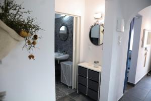 Ένα μπάνιο στο SUN'S HOUSE +34 φωτογραφίες