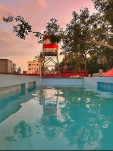 Swimmingpoolen hos eller tæt på Iglú Simbad con vista al cielo