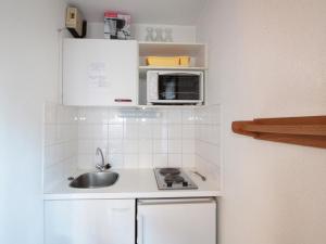 Zdjęcie z galerii obiektu Studio cosy 5 pers avec balcon, au centre, proche remontées mécaniques et commerces - FR-1-572-202 w mieście Arâches-la-Frasse