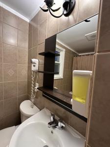 Koupelna v ubytování Nox Hostel + 37 fotografií