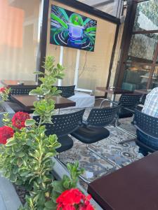 TV a/nebo společenská místnost v ubytování appartement à oujda